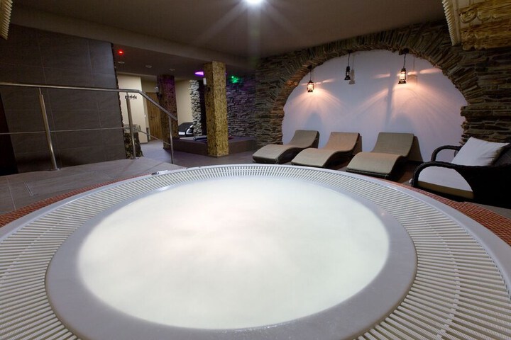 Spa 33 of 56