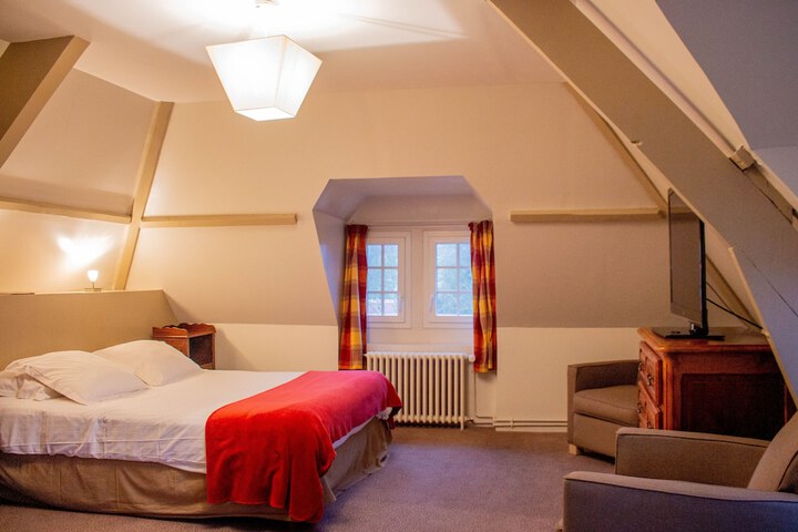 Room 10 of 68