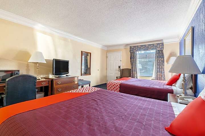 Hotel Suite Photo