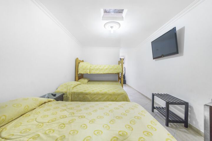 Room 4 of 63