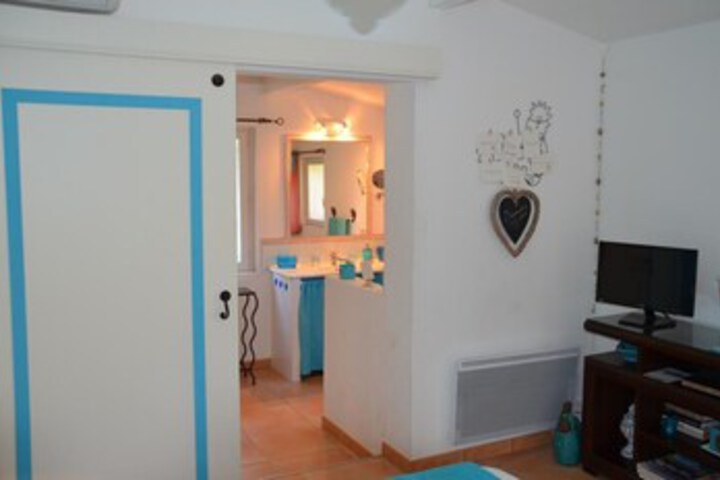 Room 21 of 33