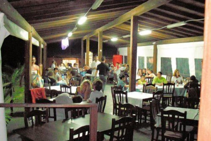 Dining 40 of 62