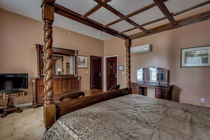 Room 22 of 46