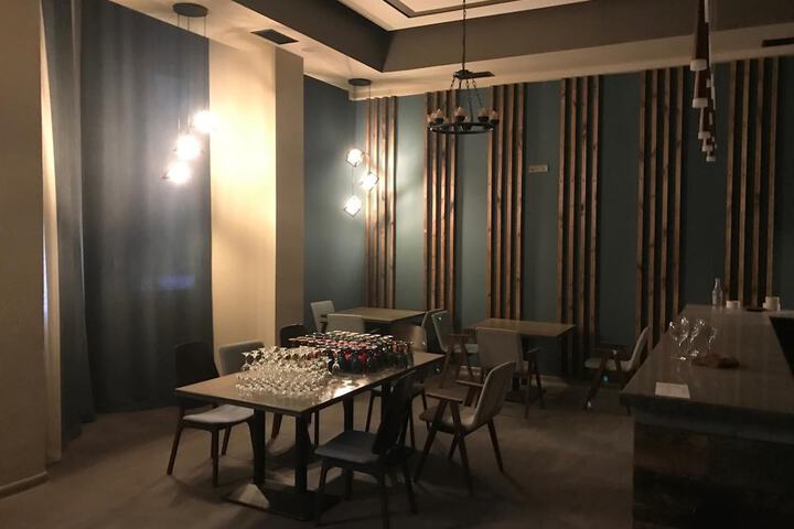 Dining 36 of 42