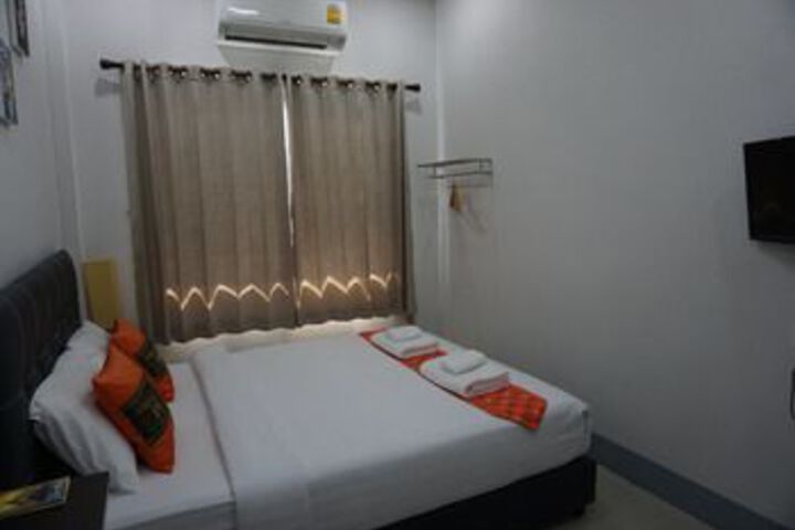 Room 7 of 27