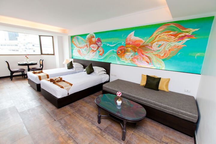 Room 6 of 51