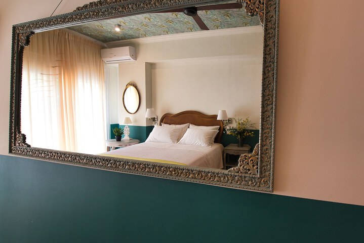 Exterior of Rastoni Athens Suites nearAcropolis at Tsatsou Street