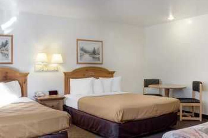 Room 34 of 65
