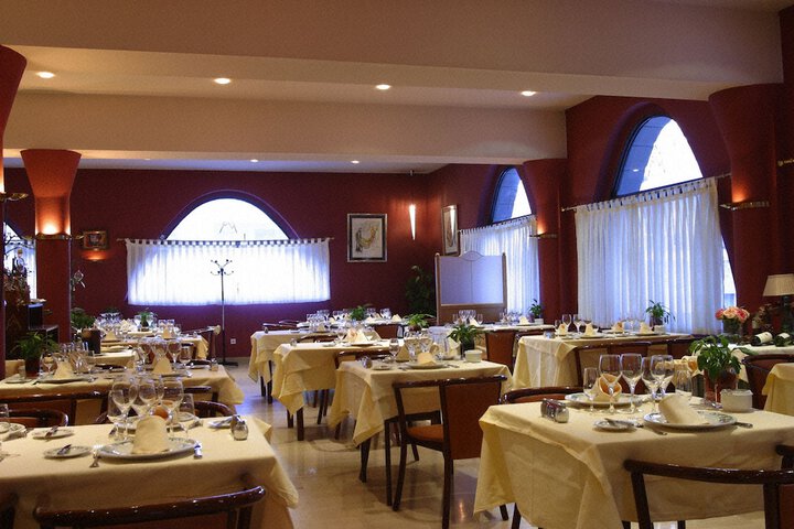 Dining 78 of 93