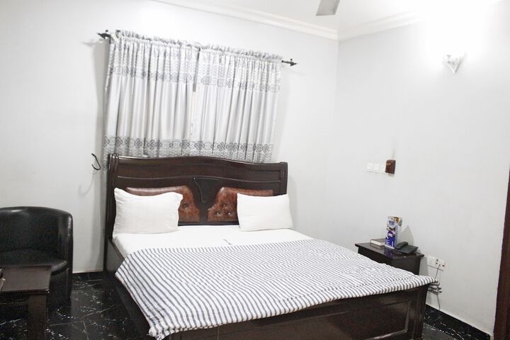 Room 37 of 68