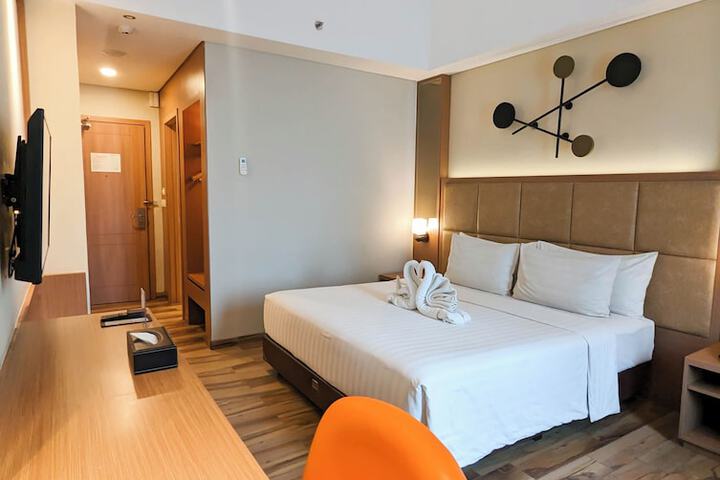 Room 13 of 64
