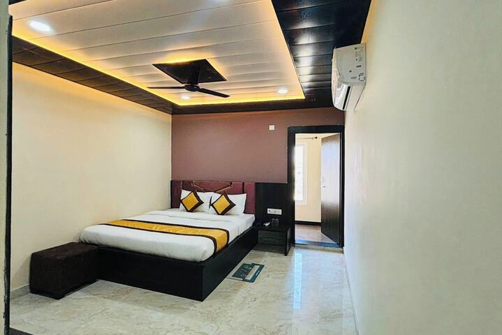 Room 4 of 26