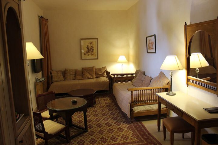 Room 14 of 34