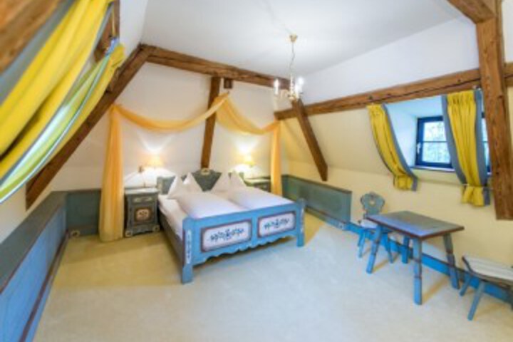 Room 2 of 26