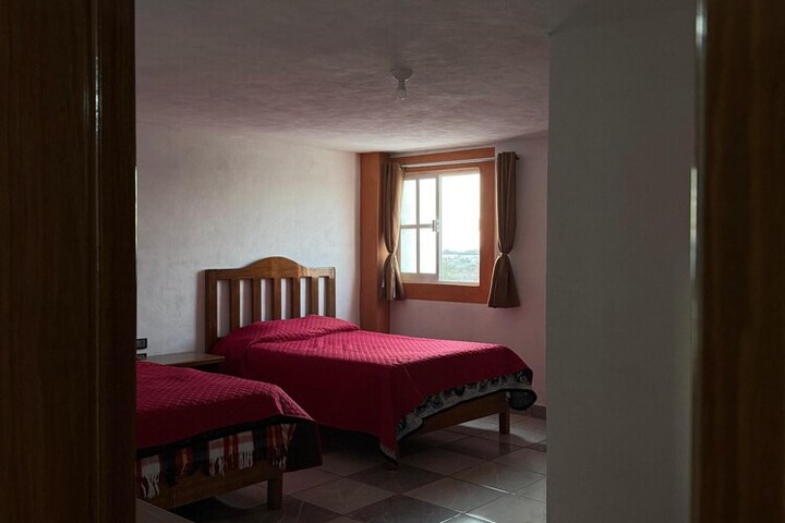 Room 3 of 27