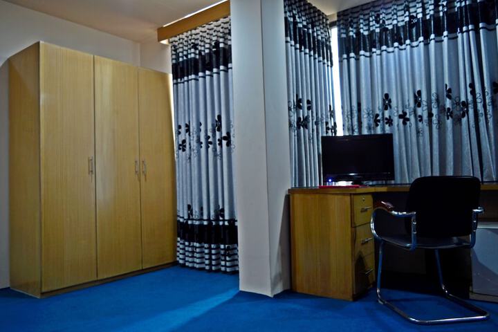 Room 7 of 36