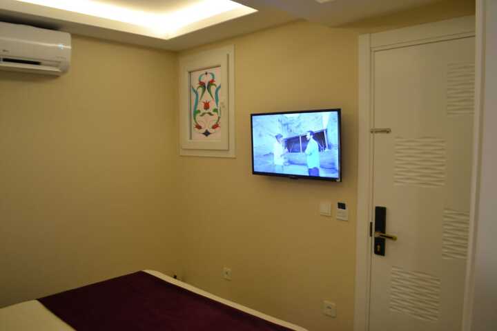 Room 9 of 74