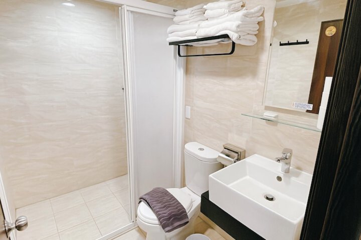 Room 15 of 16