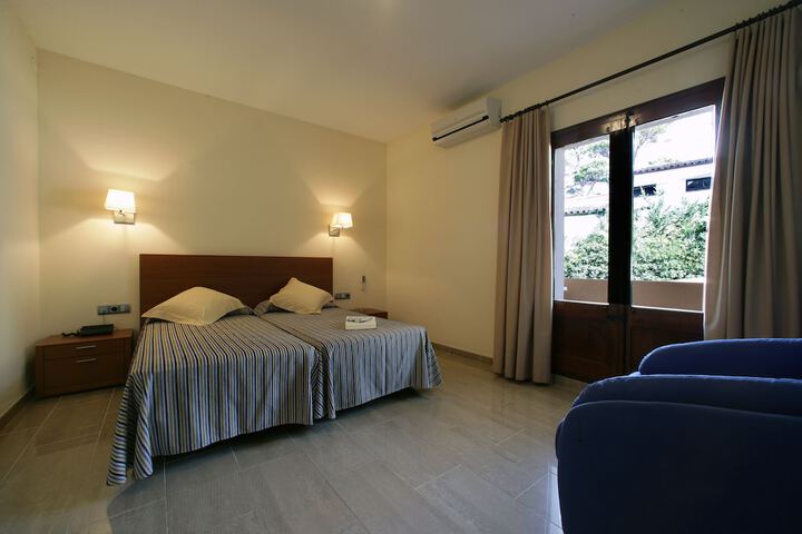 Room 6 of 24