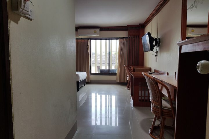 Room 19 of 83