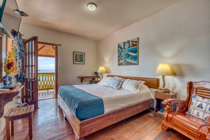Room 6 of 34