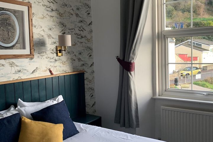 Room 4 of 42