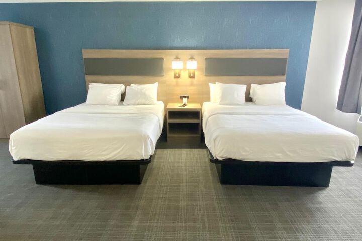 Room 9 of 28