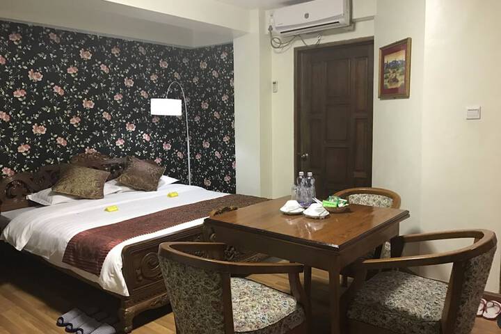 Room 25 of 38