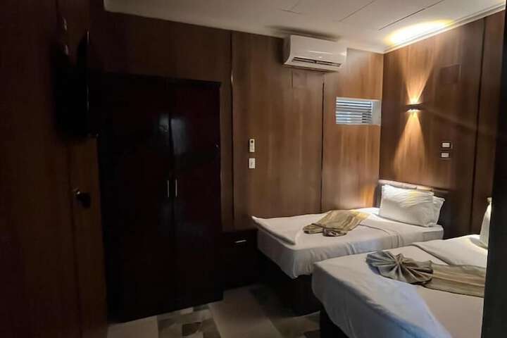 Room 58 of 92