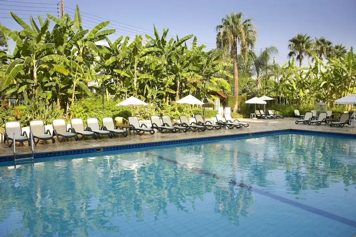 Pool 5 of 9