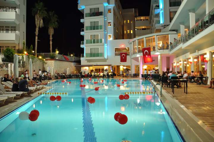 Pool 53 of 109