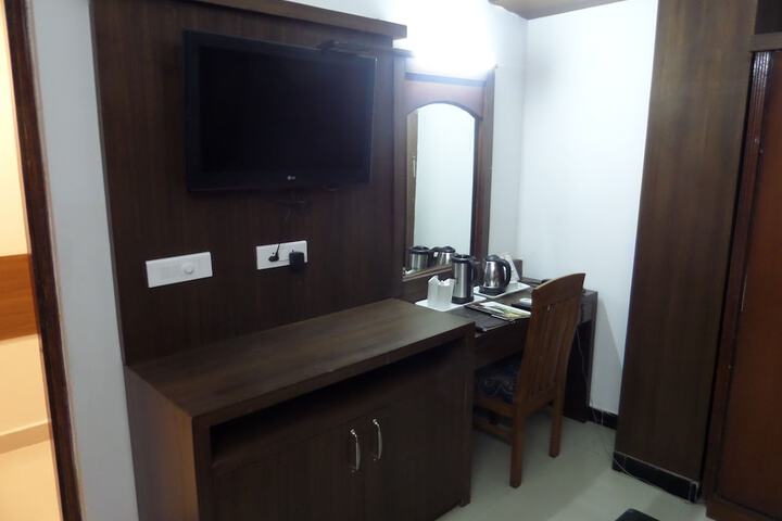 Room 8 of 30