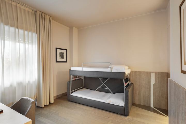Room 50 of 96