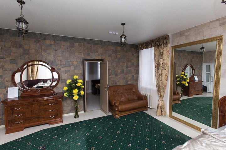 Room 19 of 25