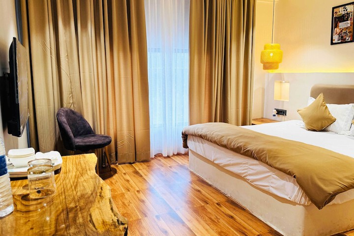 Room 75 of 104