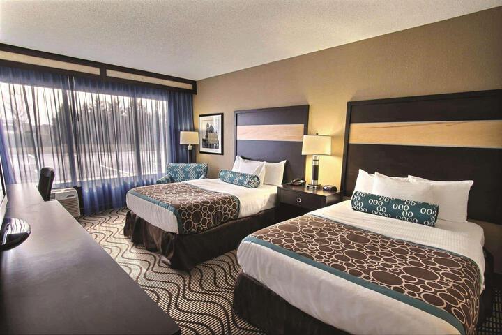 2 Double Beds (6 of 7)