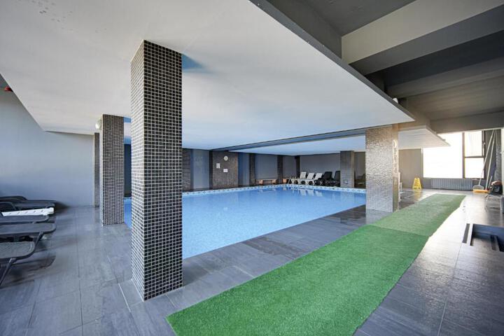 Pool 9 of 23