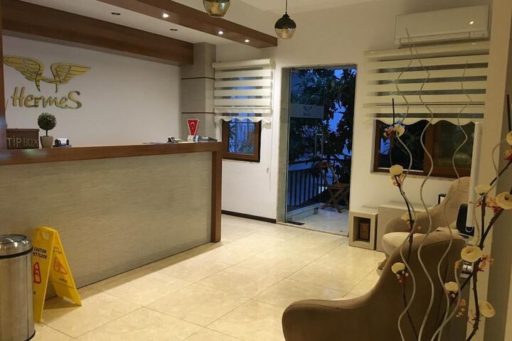Guest Lobby