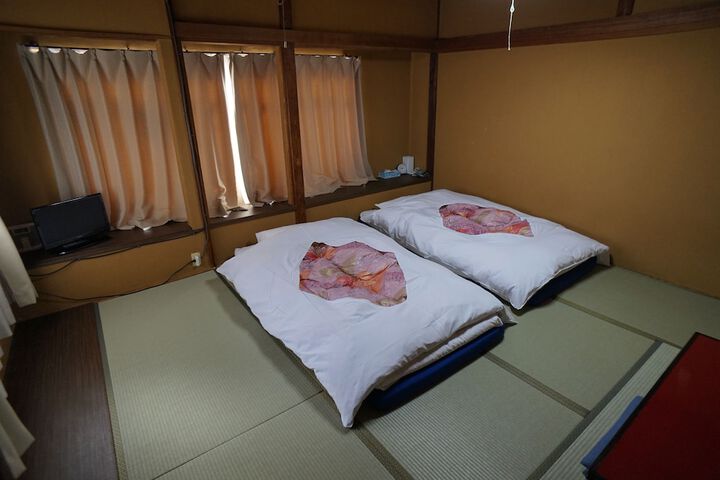 Room 6 of 29