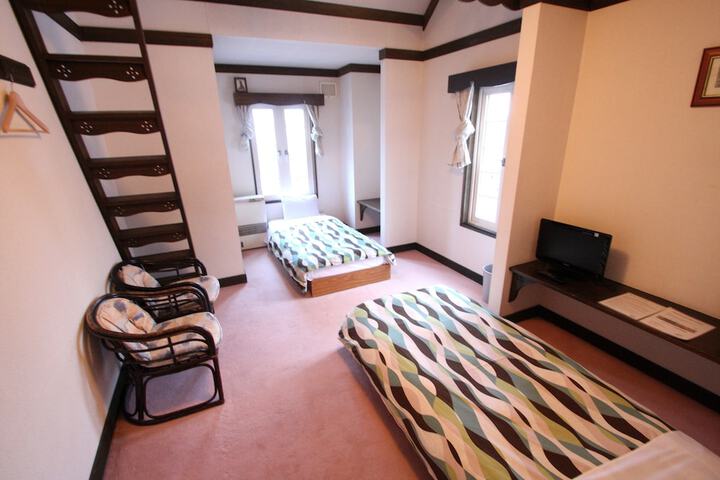 Room 4 of 21