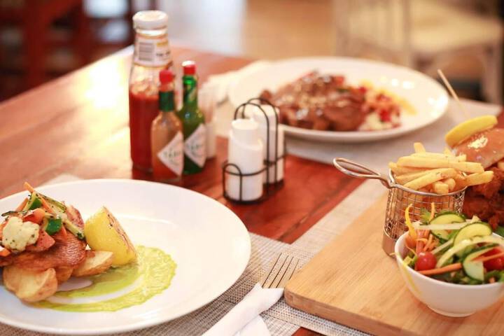 Dining Photos