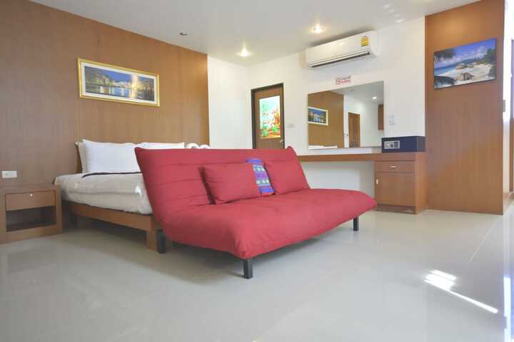 Room 13 of 30