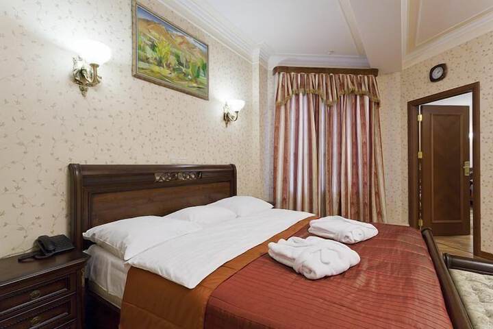 Room 7 of 37