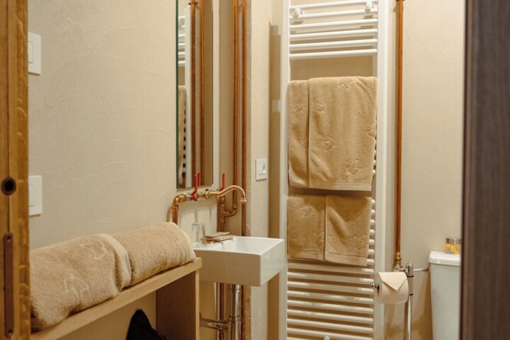 Room 26 of 101