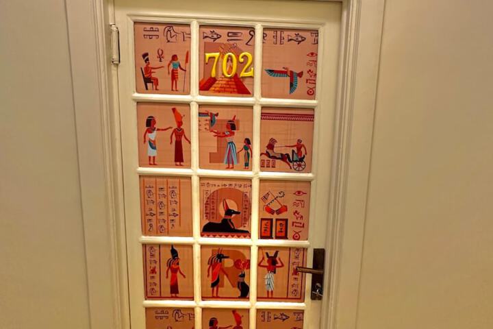 Room 12 of 35