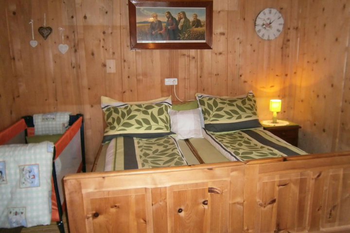 Room 3 of 8