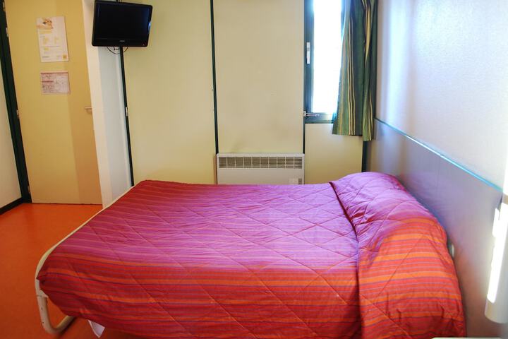 Room 11 of 36
