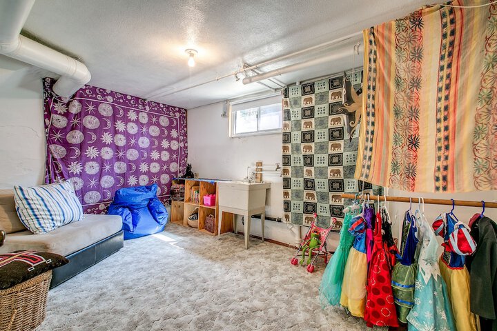 Room 14 of 27