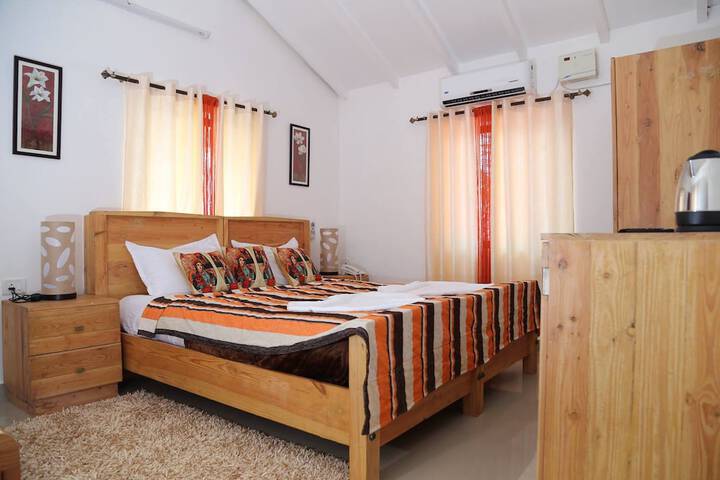 Room 9 of 30