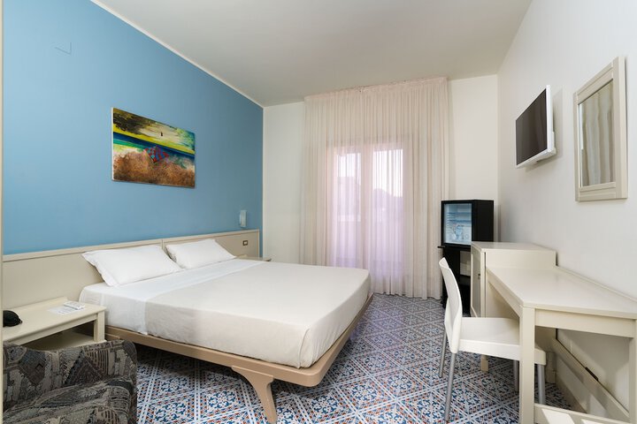Room 10 of 60